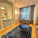 Beautiful One Bedroom Apartment
